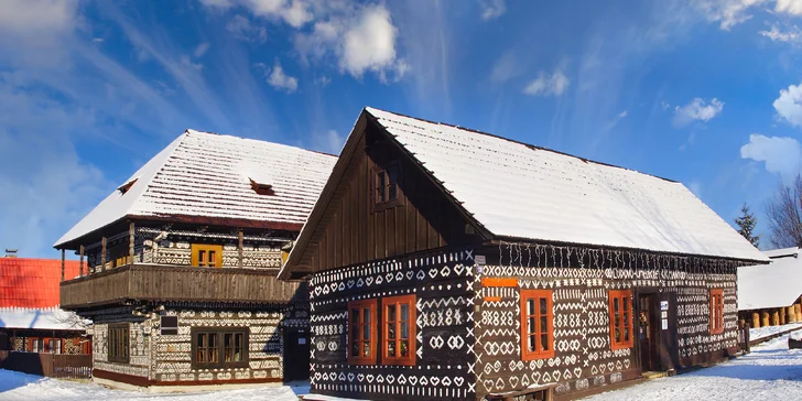 Pohádkový pobyt v barokním zámečku ve vesnici Čičmany