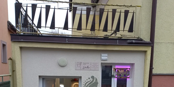 Vyberte si svou dávku krásy: Lifting řas, laminace, peeling i zábal na ruce