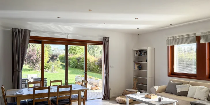 Dovolená v oblasti Tiských stěn: moderní prázdninový domek až pro 7 osob, možnost wellness