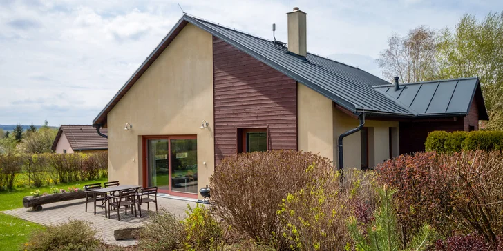 Dovolená v oblasti Tiských stěn: moderní prázdninový domek až pro 7 osob, možnost wellness