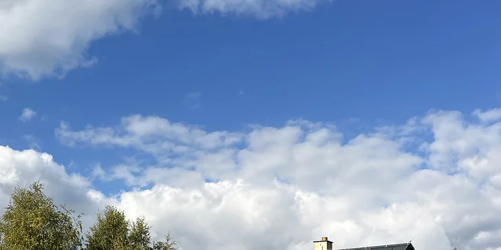 Dovolená v oblasti Tiských stěn: moderní prázdninový domek až pro 7 osob, možnost wellness