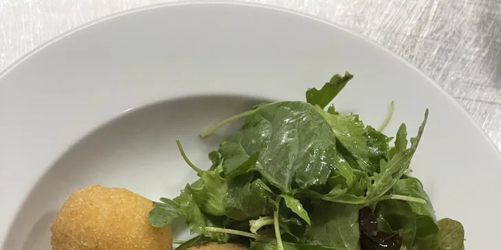 3chod. menu pro 1 či 2 osoby: boršč, bramboráčky v hrnečku i hruška Belle Hélène