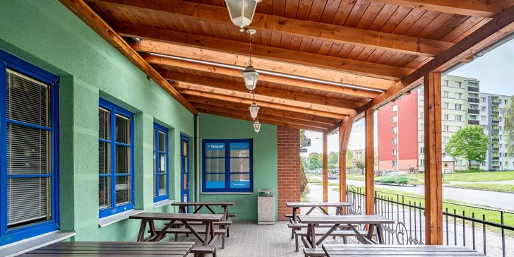 Kilový XXL bramburger s kuřecím a vepřovým masem pro 2–4 osoby