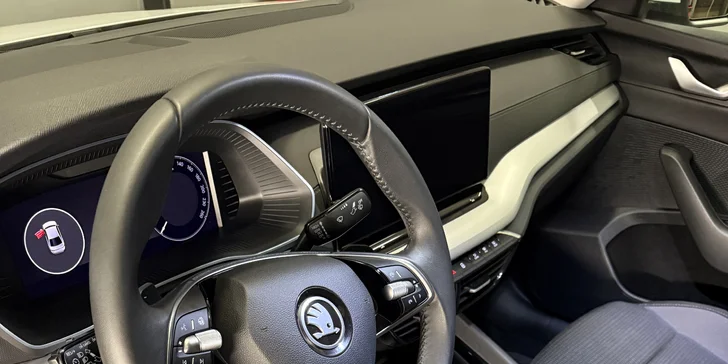 Detailní čištění interiéru i exteriéru vozu včetně ochrany laku keramickým sealantem