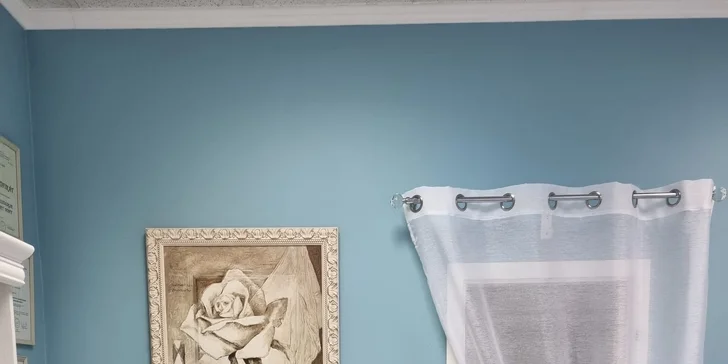 Kosmetické ošetření pleti kyselinou hyaluronovou a ultrazvukovou špachtlí i masáž dekoltu a obličeje