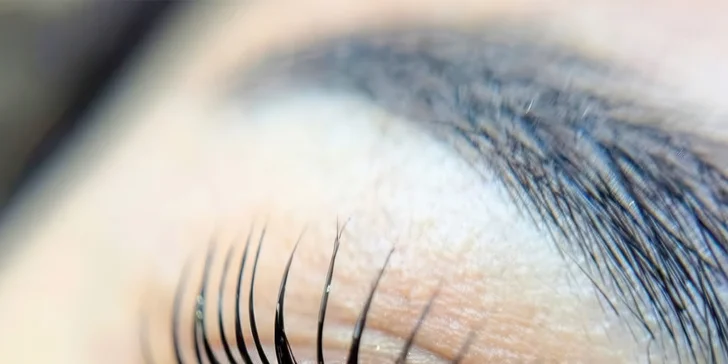 Lash lifting: zvýraznění a natočení řas i bez řasenky