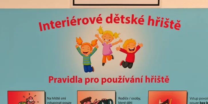 Zábava a relax: vstupy do dětské herny pro děti i dospělé s nápoji a pizzou