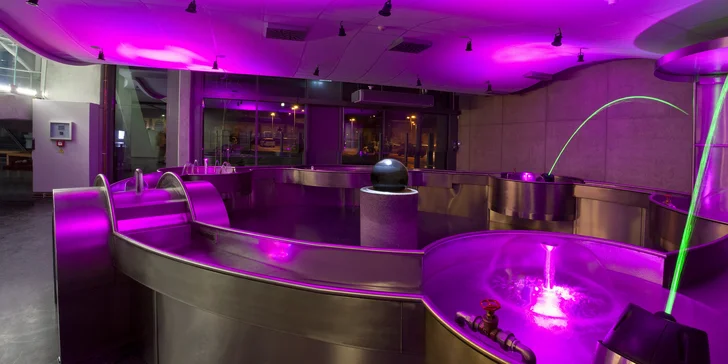 2-4 vstupenky do iQLANDIE pro děti i dospělé a desková hra k tomu