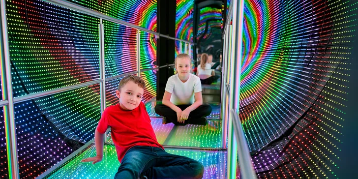 2-4 vstupenky do iQLANDIE pro děti i dospělé a desková hra k tomu