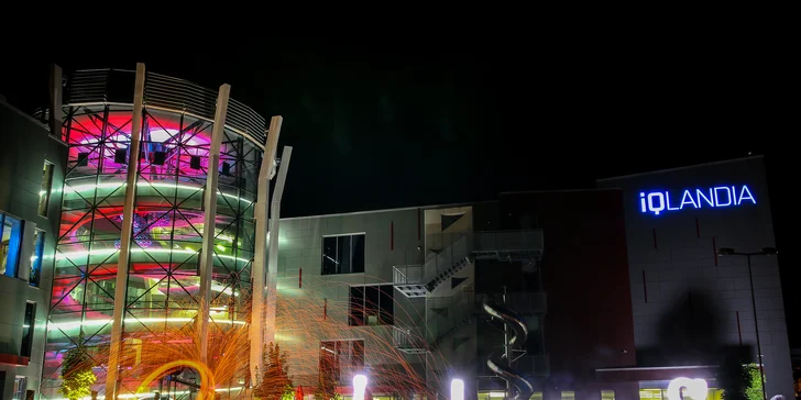 2-4 vstupenky do iQLANDIE pro děti i dospělé a desková hra k tomu