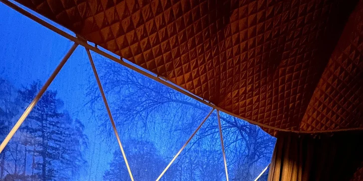 Glamping na severu Čech s rybníkem a horkou lázní: ubytování až pro 6 osob