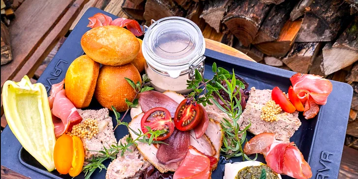 Výjimečný adult-friendly pobyt v designové chatce s privátní saunou a vířivkou