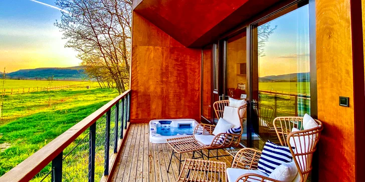 Výjimečný adult-friendly pobyt v designové chatce s privátní saunou a vířivkou