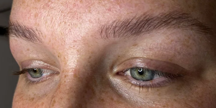 Rozmazlete sebe i svou pleť: hydratační či anti-age ošetření, lifting řas nebo laminace obočí