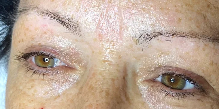 Rozmazlete sebe i svou pleť: hydratační či anti-age ošetření, lifting řas nebo laminace obočí