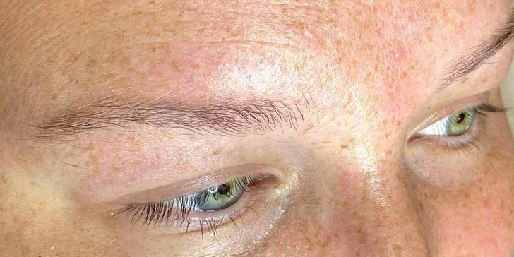 Rozmazlete sebe i svou pleť: hydratační či anti-age ošetření, lifting řas nebo laminace obočí