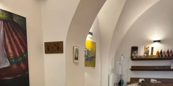 Degustace vína či nealko vína vč. tapas a výkladu, pro 1 i 2 osoby