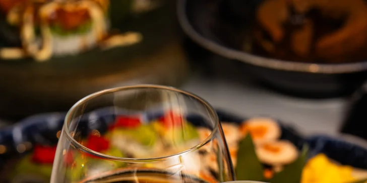 Gastronomická cesta po Asii: menu dle výběru vč. amuse bouche a welcome drinku