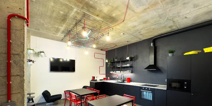 Pobyt v Klatovech v ikonické budově telekomunikace: možnost VIP prohlídky, blízko centra