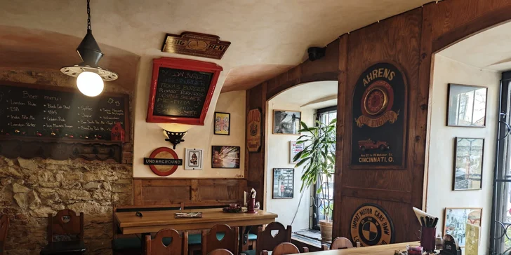 Masové prkno pro 2 osoby: vepřové, hovězí i kuře, hranolky a kukuřice