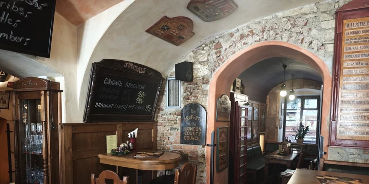 Masové prkno pro 2 osoby: vepřové, hovězí i kuře, hranolky a kukuřice