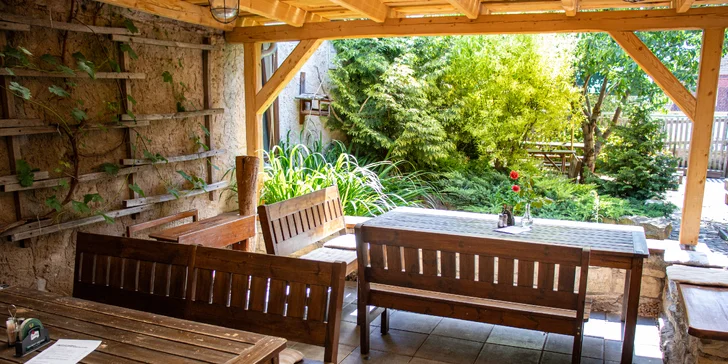 Namíchaný tatarák z falešné svíčkové a zlatavé topinky: 150 nebo 300 g