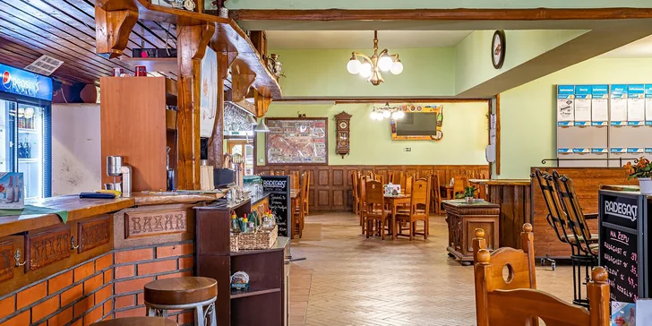 Kilový XXL bramburger s kuřecím a vepřovým masem pro 2–4 osoby