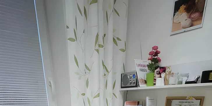 Rozjasnění a omlazení pleti: lymfatická masáž dekoltu, krku a obličeje na 50 minut