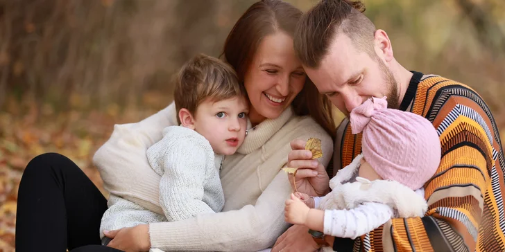 Dárkový voucher na focení v přírodě: pro páry, rodiny i větší skupiny, 5 upravených fotografií