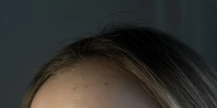 Laminace řas či obočí, hloubkové čištění pleti i péče za použití galvanické žehličky