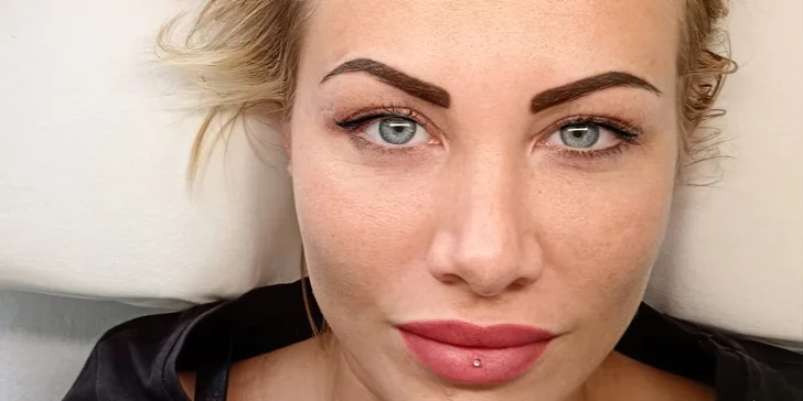 Permanentní make up: řasy, rty, linky i vláskování nebo pudrové stínování
