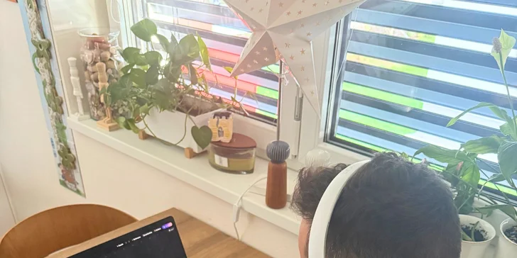 Věnujte písničku na míru: vytvoření textu a hudby dle vašeho vlastního zadání