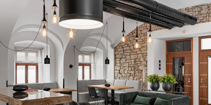 Snídaňové menu pro 1 až 2 osoby: avokádový sendvič nebo turecká vejce včetně nápojů