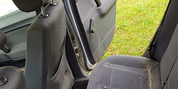 Vyčištěno do posledního smítka: detailing interiéru vašeho auta od vysátí po čištění parou