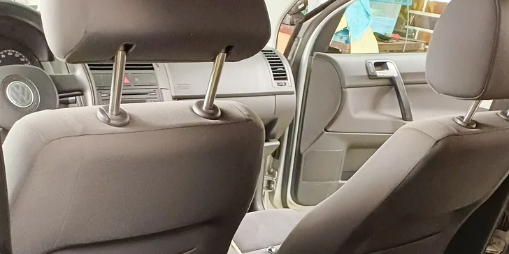 Vyčištěno do posledního smítka: detailing interiéru vašeho auta od vysátí po čištění parou