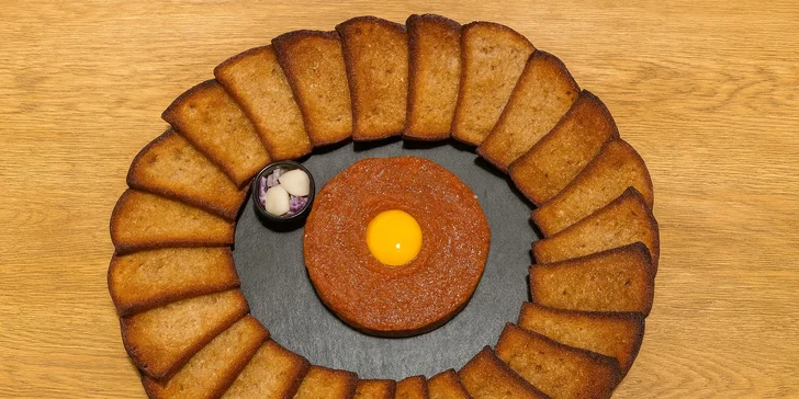 Tatarák v sympatické kavárně v centru Loun: 250 nebo 500 gramů