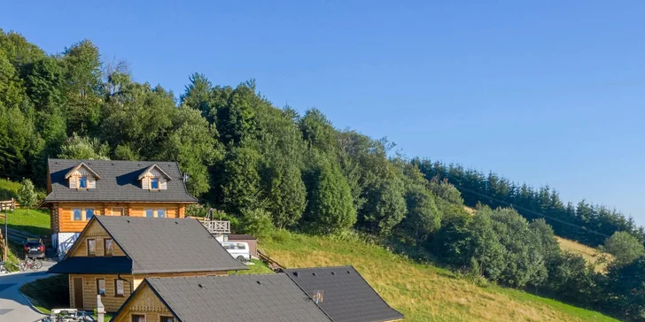Dovolená v polských Beskydech: srubové chatky s kuchyňkou až pro 8 osob