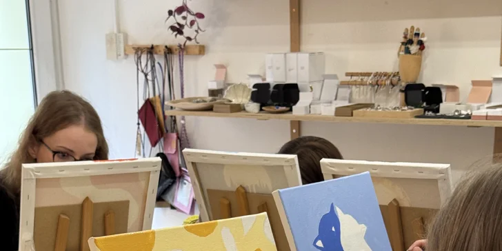 Kreativní dárek: kurz zážitkového malování akrylem v centru Liberce