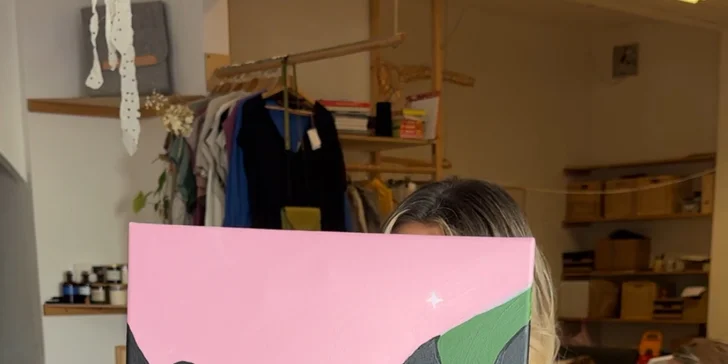 Kreativní dárek: kurz zážitkového malování akrylem v centru Liberce