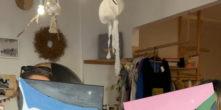 Kreativní dárek: kurz zážitkového malování akrylem v centru Liberce