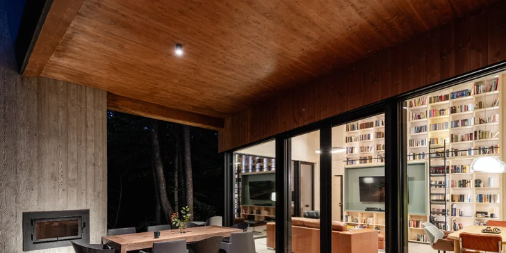 Luxusní chalet uprostřed lesa nedaleko Ostřihomi, polopenze i soukromý wellness