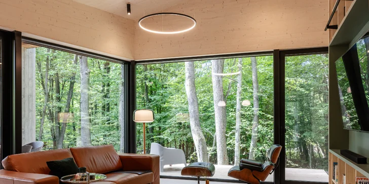 Luxusní chalet uprostřed lesa nedaleko Ostřihomi, polopenze i soukromý wellness