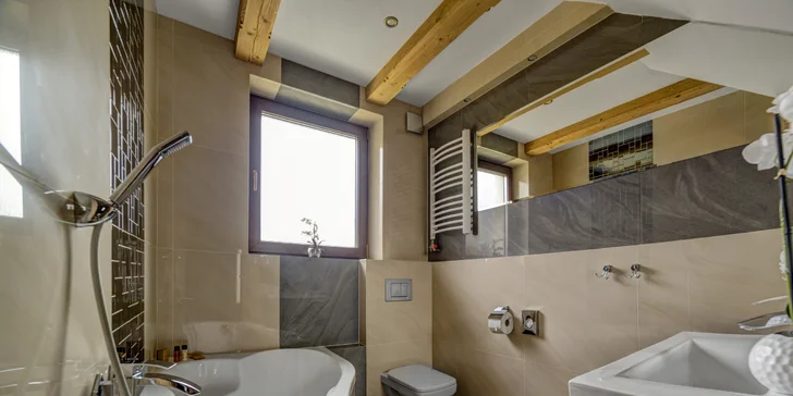 Dovolená pro páry i rodiny v srdci Ždiaru se snídaní a wellness