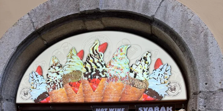 Voňavá pochoutka v centru Prahy: sladký trdelník i káva pro jednoho či pár