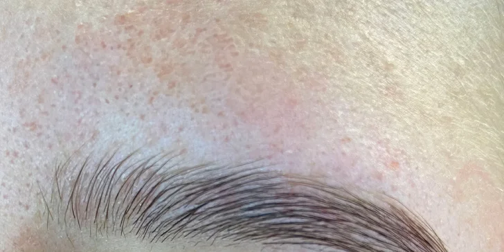 Úprava obočí pro dámy i pány, barvení řas, laminace i lash lifting