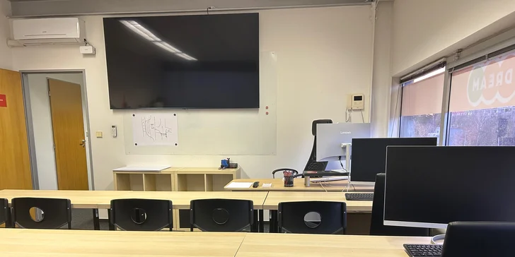 Rezervační poplatek na absolvování autoškoly a získání řidičského oprávnění sk. B