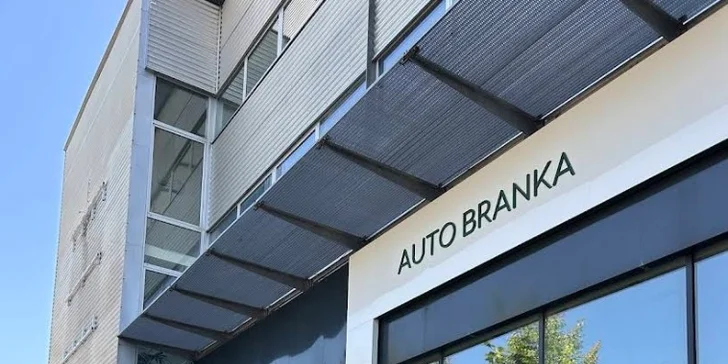 Rezervační poplatek na absolvování autoškoly a získání řidičského oprávnění sk. B