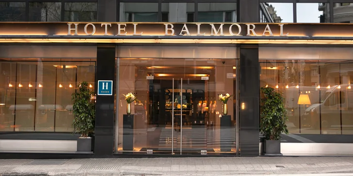 Dovolená v Barceloně: 4* hotel s bohatou snídaní a saunou, 2 km od Sagrada Família