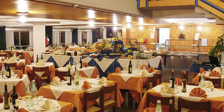 Lyžování v Dolomitech: 3* hotel s polopenzí, krytý bazén, 100 metrů od skiareálu, 6denní skipas