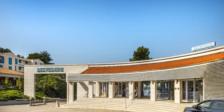 Dovolená na Istrii: 4* resort přímo u pláže vč. stravy, bazénu a sauny